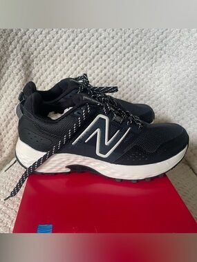 New Balance T140 trail running blk/wht